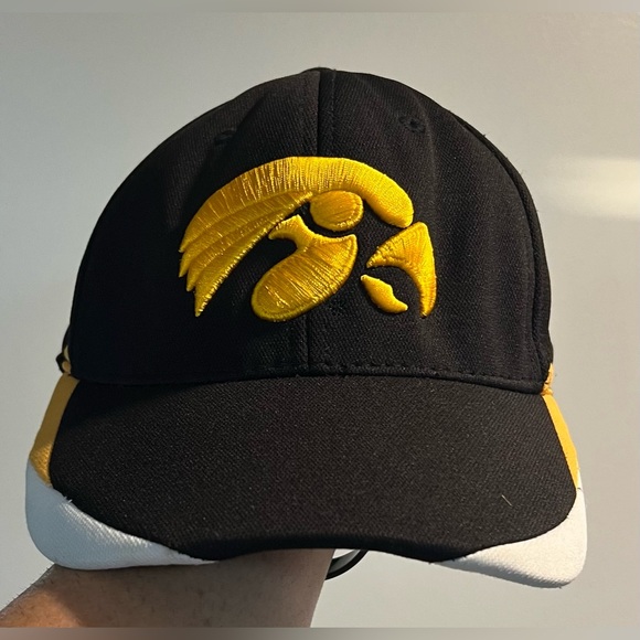 Iowa Hawkeye Football Black Yellow White Flex Fit Stretch Cap Hat- One Fit - Picture 1 of 6